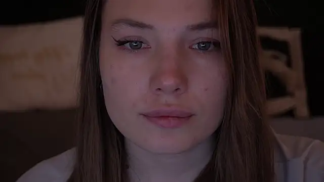 Snapshot of IceDanielles chatting on 11.23.25 IceDanielles online show from 11.23.25