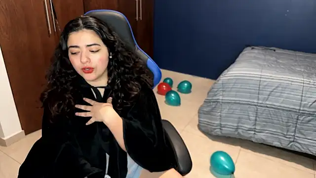 Snapshot of Ales_Kitten chatting on 02.13.25 Ales Kitten online show from 02.13.25