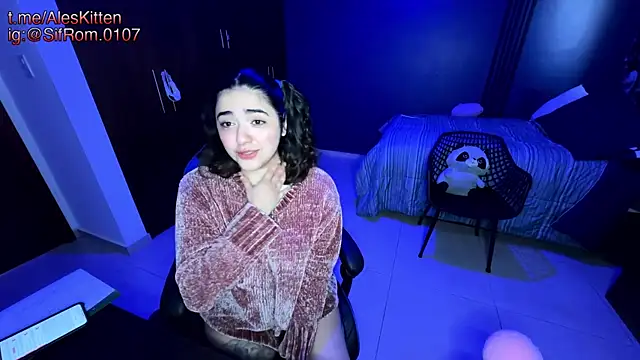 Snapshot of Ales_Kitten chatting on 03.05.25 Ales Kitten online show from 03.05.25