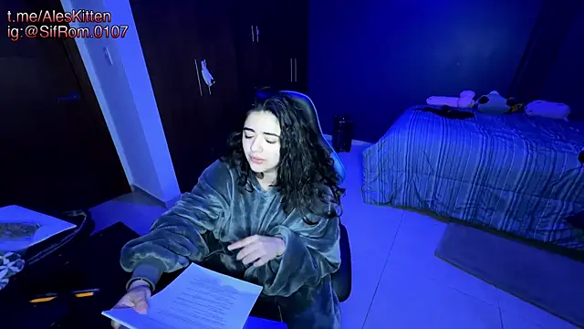 Snapshot of Ales_Kitten chatting on 03.12.25 Ales Kitten online show from 03.12.25