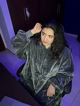 Snapshot of Ales_Kitten chatting on 03.12.25 Ales Kitten online show from 03.12.25