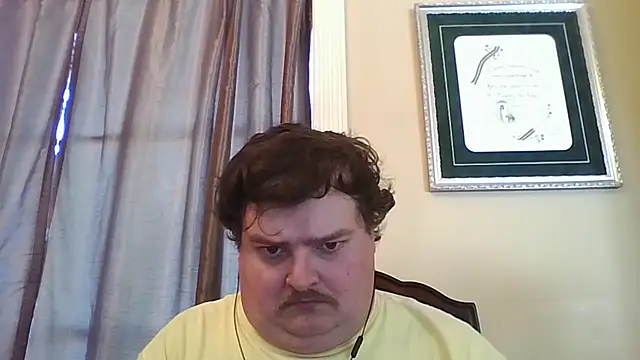 Snapshot of YelpedAverting chatting on 11.07.25 YelpedAverting online show from 11.07.25