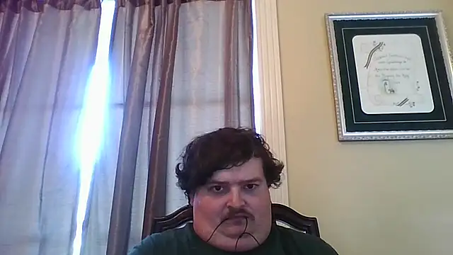 Snapshot of YelpedAverting chatting on 11.26.25 YelpedAverting online show from 11.26.25