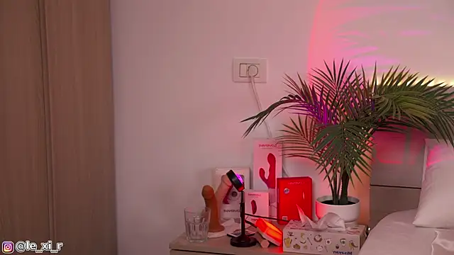 Lexi Reed online show from 10.21.25