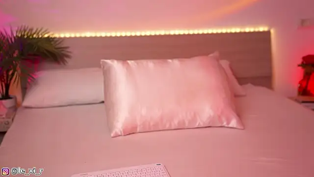 Lexi Reed online show from 10.22.25