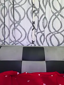 Snapshot of ZUCAAT chatting on 02.22.25 ZUCAAT online show from 02.22.25