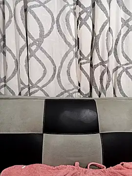 Snapshot of ZUCAAT chatting on 03.07.25 ZUCAAT online show from 03.07.25