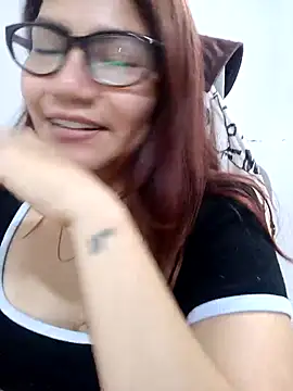 Snapshot of ZUCAAT chatting on 11.17.25 ZUCAAT online show from 11.17.25