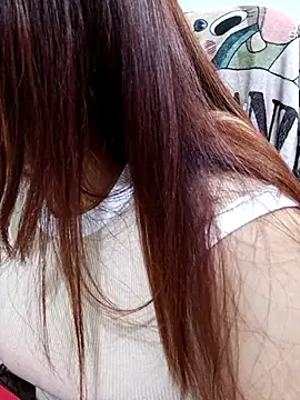 Snapshot of ZUCAAT chatting on 11.19.25 ZUCAAT online show from 11.19.25