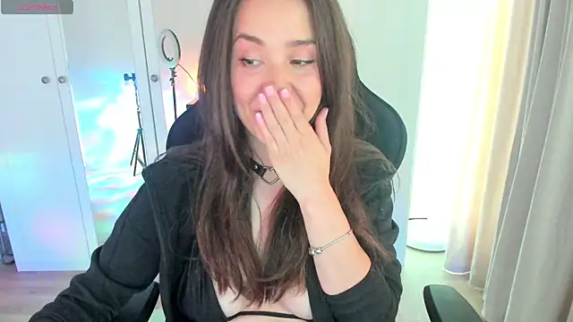 Snapshot of PlayfulGoddess chatting on 04.21.26 PlayfulGoddess online show from 04.21.26