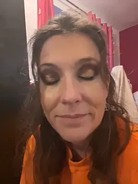 Snapshot of Lwhite1 chatting on 10.27.25 Lwhite1 online show from 10.27.25