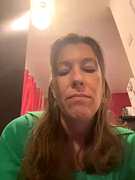 Snapshot of Lwhite1 chatting on 10.29.25 Lwhite1 online show from 10.29.25