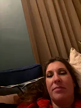 Snapshot of Lwhite1 chatting on 11.06.25 Lwhite1 online show from 11.06.25