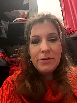 Snapshot of Lwhite1 chatting on 11.07.25 Lwhite1 online show from 11.07.25