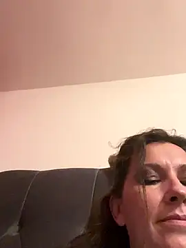 Snapshot of Lwhite1 chatting on 11.19.25 Lwhite1 online show from 11.19.25