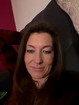 Snapshot of Lwhite1 chatting on 11.21.25 Lwhite1 online show from 11.21.25