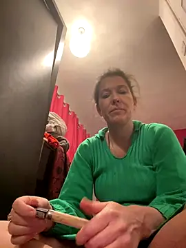 Snapshot of Lwhite1 chatting on 11.25.25 Lwhite1 online show from 11.25.25