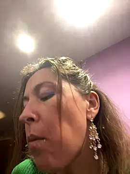 Snapshot of Lwhite1 chatting on 12.19.25 Lwhite1 online show from 12.19.25