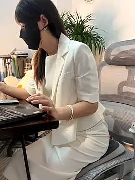 Snapshot of Annabody chatting on 09.23.25 Annabody online show from 09.23.25