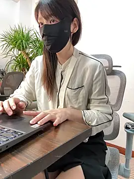 Snapshot of Annabody chatting on 10.12.25 Annabody online show from 10.12.25