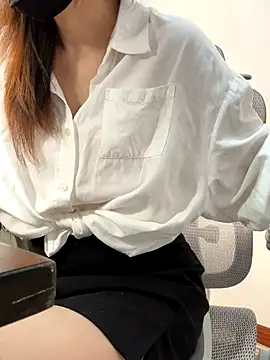 Snapshot of Annabody chatting on 10.15.25 Annabody online show from 10.15.25
