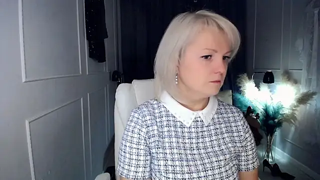 Juarnea online show from 12.19.25