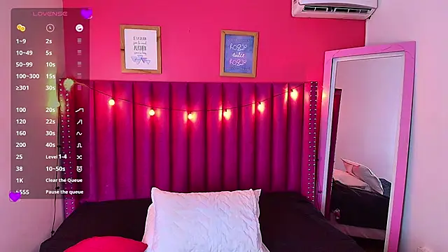 Snapshot of littleebonny chatting on 01.15.25 littleebonny online show from 01.15.25