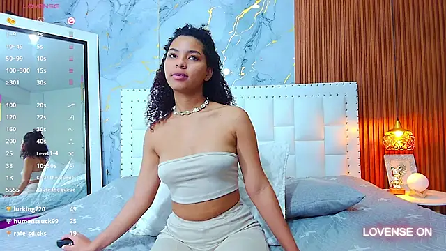 Snapshot of littleebonny chatting on 02.09.25 littleebonny online show from 02.09.25