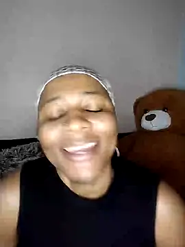 Snapshot of CocoBootyyy chatting on 12.26.24 CocoBootyyy online show from 12.26.24