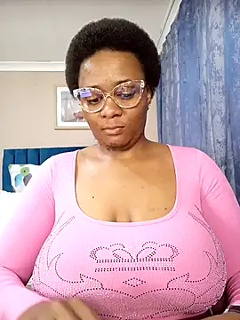 Snapshot of CocoBootyyy chatting on 12.27.24 CocoBootyyy online show from 12.27.24