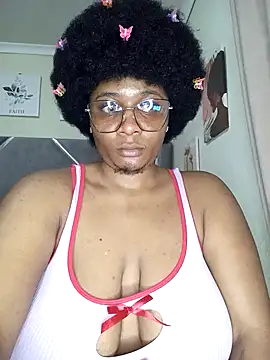 Snapshot of CocoBootyyy chatting on 10.10.25 CocoBootyyy online show from 10.10.25