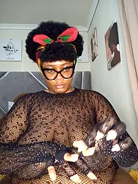 Snapshot of CocoBootyyy chatting on 10.15.25 CocoBootyyy online show from 10.15.25