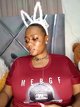 Snapshot of CocoBootyyy chatting on 11.07.25 CocoBootyyy online show from 11.07.25