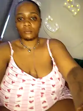 Snapshot of CocoBootyyy chatting on 11.22.25 CocoBootyyy online show from 11.22.25