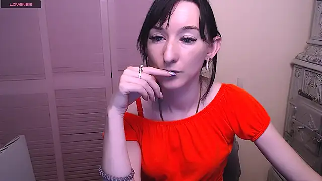 Snapshot of AmandaSell chatting on 12.12.24 AmandaSell online show from 12.12.24