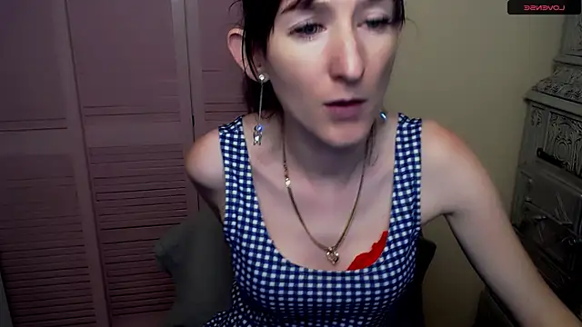 Snapshot of AmandaSell chatting on 01.04.25 AmandaSell online show from 01.04.25