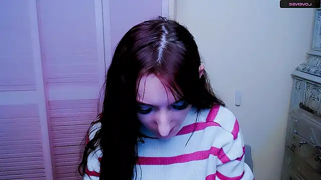 Snapshot of AmandaSell chatting on 01.28.25 AmandaSell online show from 01.28.25