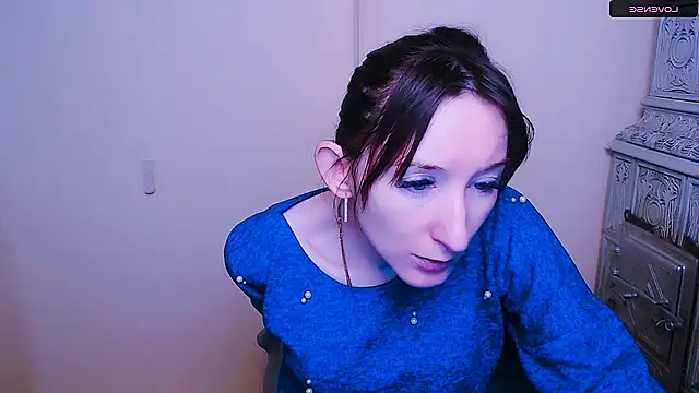 Snapshot of AmandaSell chatting on 02.14.25 AmandaSell online show from 02.14.25