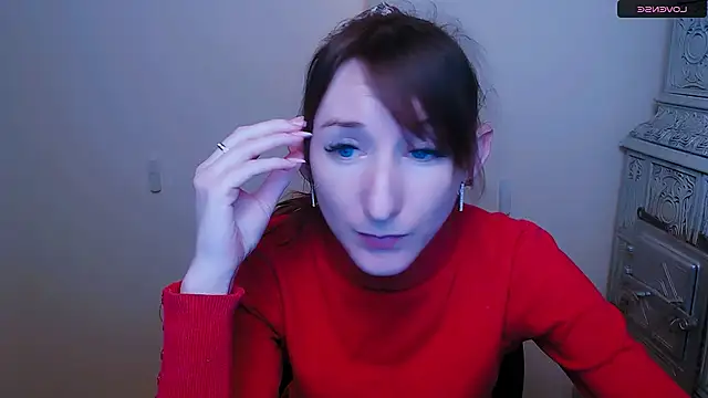 Snapshot of AmandaSell chatting on 02.16.25 AmandaSell online show from 02.16.25