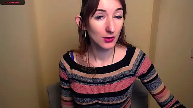 Snapshot of AmandaSell chatting on 02.26.25 AmandaSell online show from 02.26.25