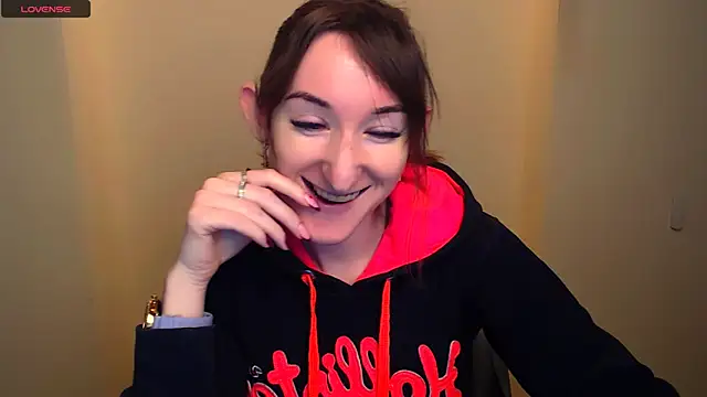 Snapshot of AmandaSell chatting on 02.28.25 AmandaSell online show from 02.28.25