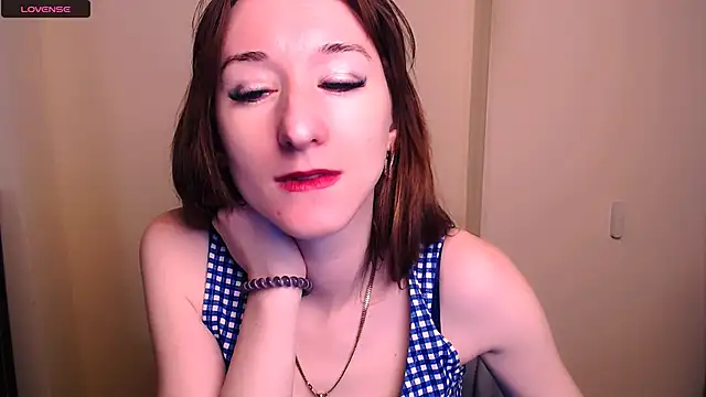 Snapshot of AmandaSell chatting on 03.11.25 AmandaSell online show from 03.11.25