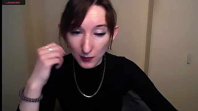 Snapshot of AmandaSell chatting on 03.12.25 AmandaSell online show from 03.12.25