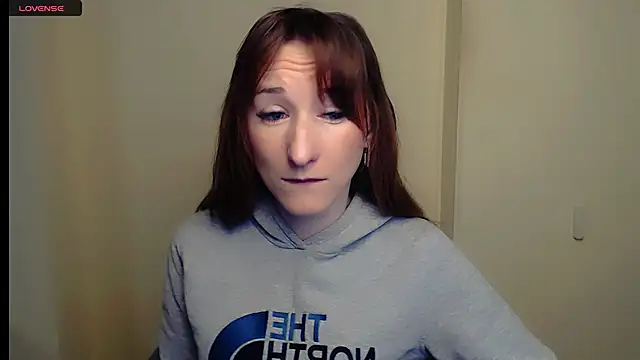 Snapshot of AmandaSell chatting on 03.21.25 AmandaSell online show from 03.21.25