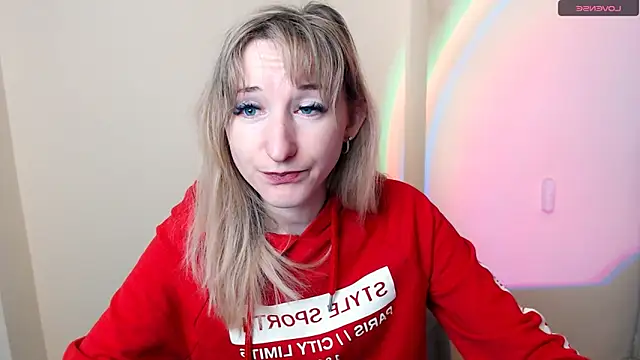 Snapshot of AmandaSell chatting on 04.25.26 AmandaSell online show from 04.25.26