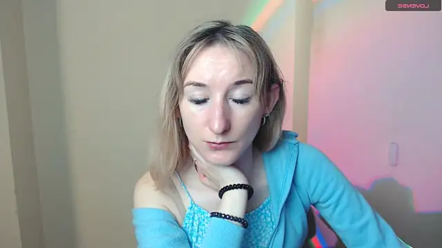 Snapshot of AmandaSell chatting on 05.25.26 AmandaSell online show from 05.25.26