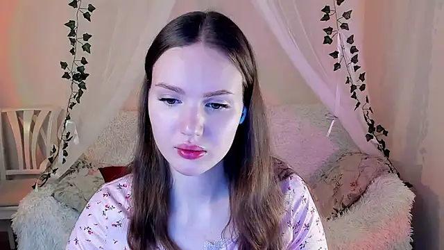 Snapshot of MishkaMe chatting on 11.19.25 MishkaMe online show from 11.19.25