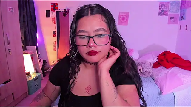 Snapshot of StephaniFox chatting on 01.31.25 StephaniFox online show from 01.31.25