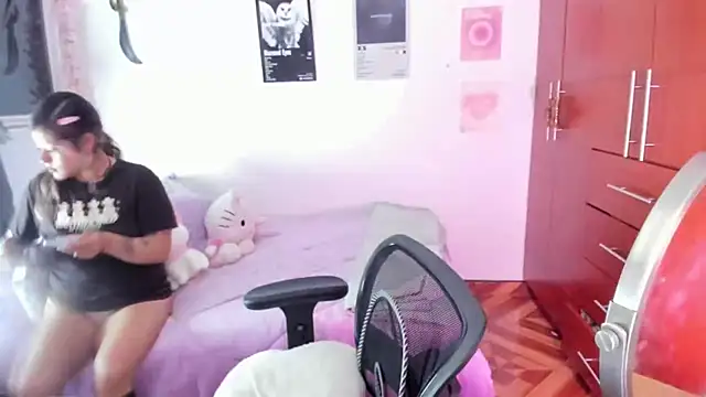 StephaniFox online show from 04.10.26