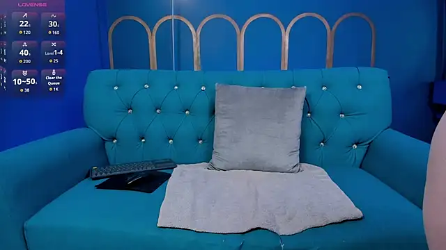 Snapshot of brennastone chatting on 10.18.25 brennastone online show from 10.18.25